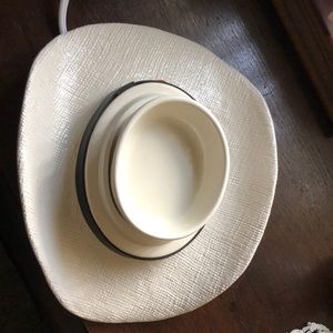 Cowboy hat scentsy warmer.